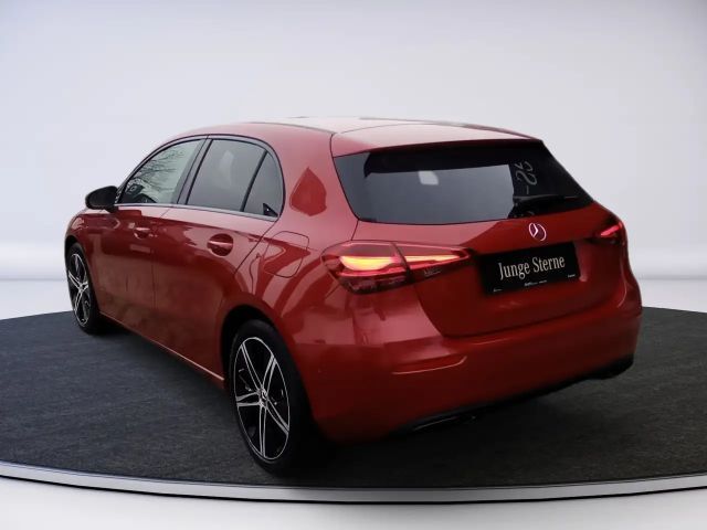 Mercedes-Benz A 180 Hatchback Progressive