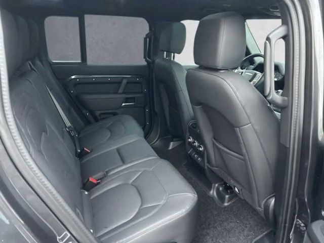 Land Rover Defender 110 D300 Dynamic SE