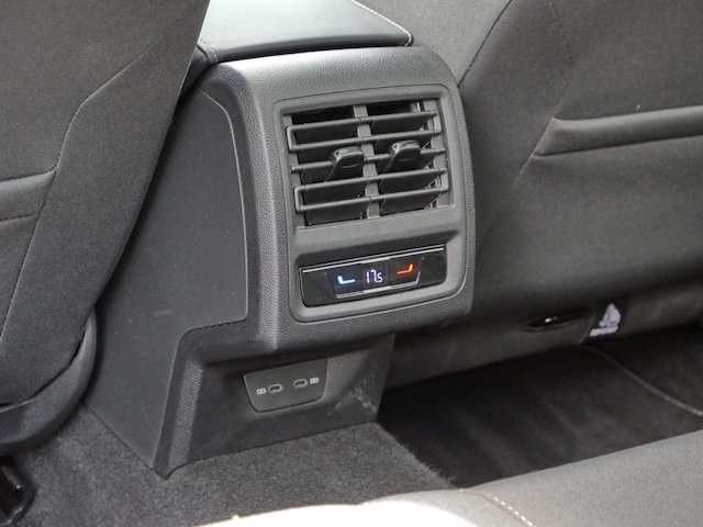 Volkswagen Golf Life Variant