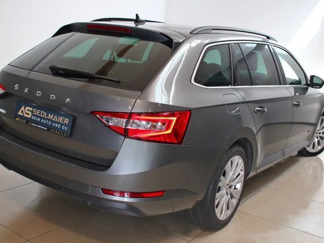 Skoda Superb 2.0 TDI Ambition Combi