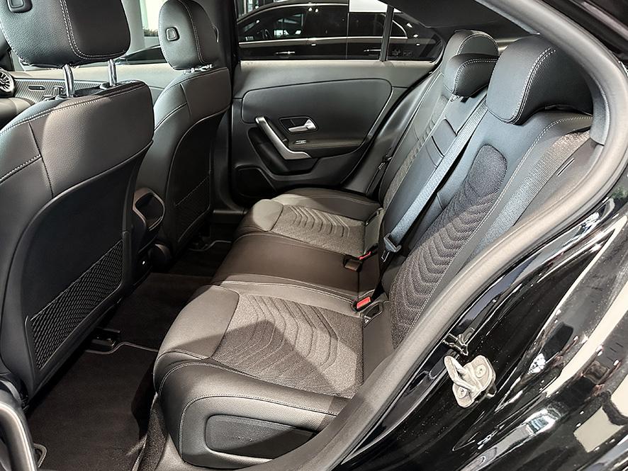 Mercedes-Benz A 200 ProgressiveLAP+LED+Pano+AHK+Distronic