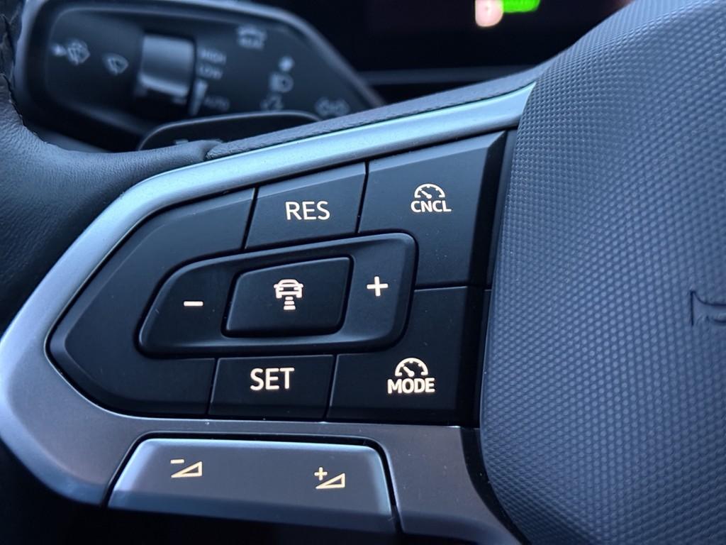 Volkswagen Passat 1.5 eTSI Business Variant