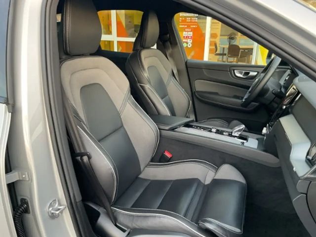 Volvo XC60 Dark Plus