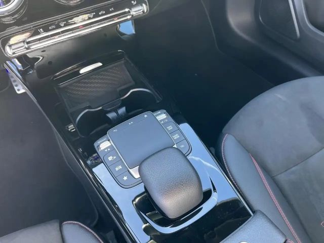 Mercedes-Benz A 180 AMG Line