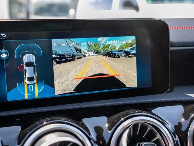 Mercedes-Benz CLA 200 AMG Line Coupé