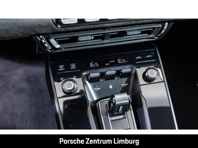 Porsche 992 Carrera Coupé GTS