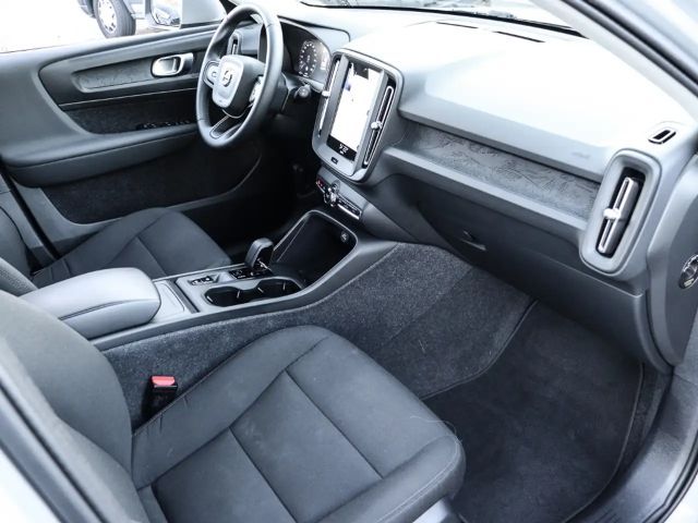 Volvo XC40 Essential 2WD Digitales Cockpit Soundsystem LED Sp