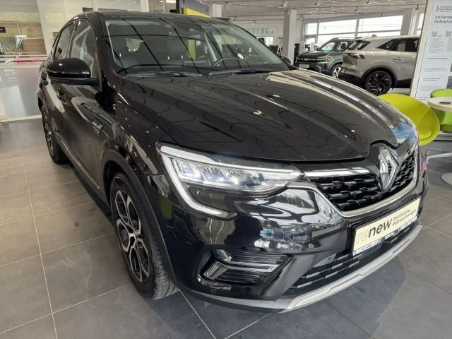 Renault Arkana E-Tech Intens