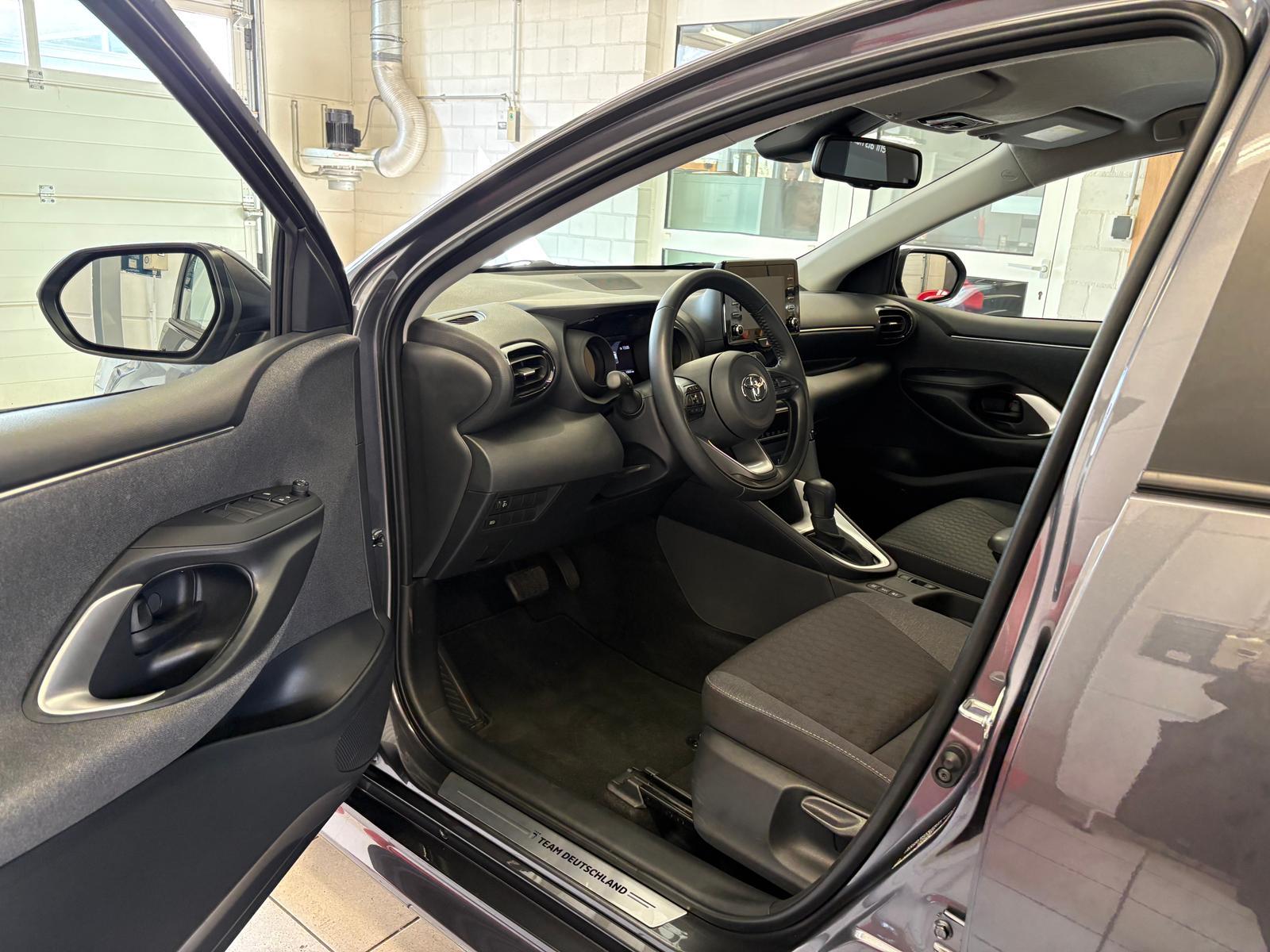 Toyota Yaris Hybride Team D