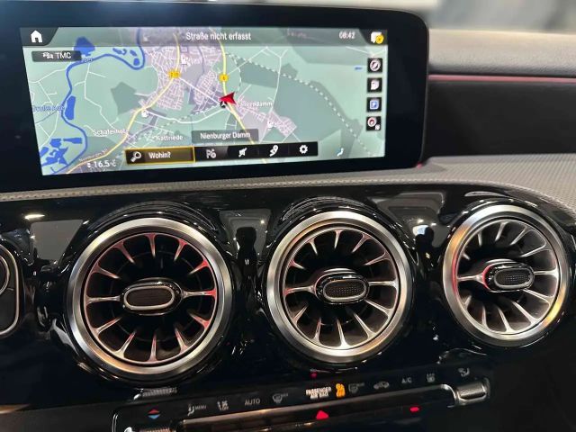 Mercedes-Benz A 250 A 250 e AMG Line