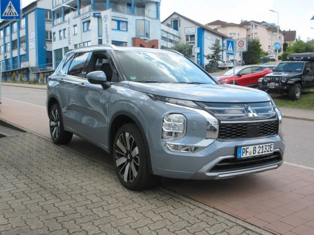 Mitsubishi Outlander Top