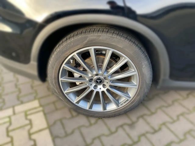 Mercedes-Benz GLC 300 4MATIC AMG Line