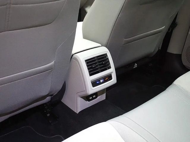 Volkswagen Golf 2.0 TDI DSG Style