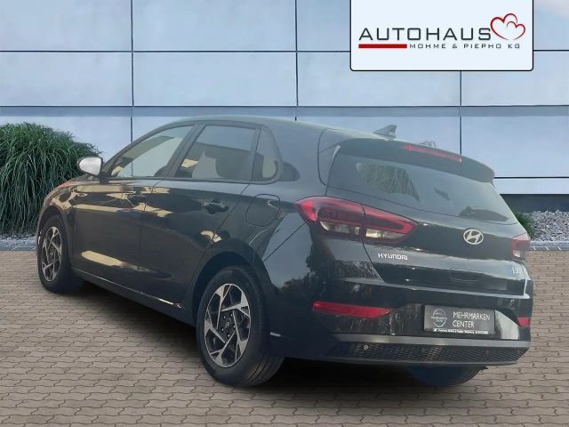 Hyundai i30 Family *NAVI*SITZHEIZUNG*KAMERA*