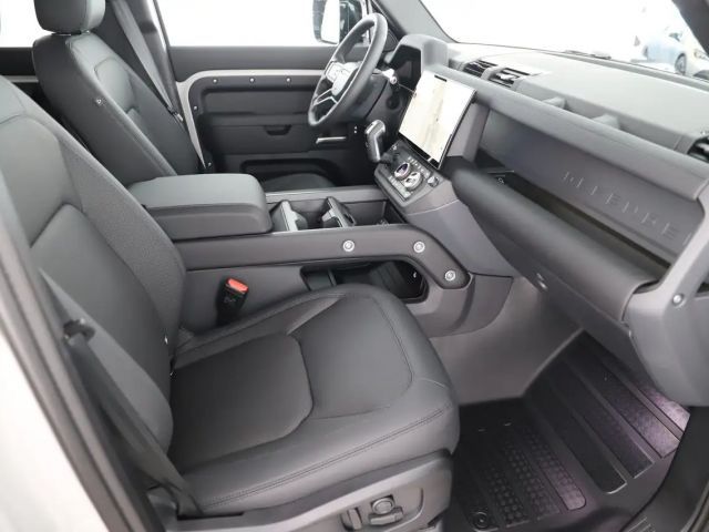 Land Rover Defender 110 Dynamic SE