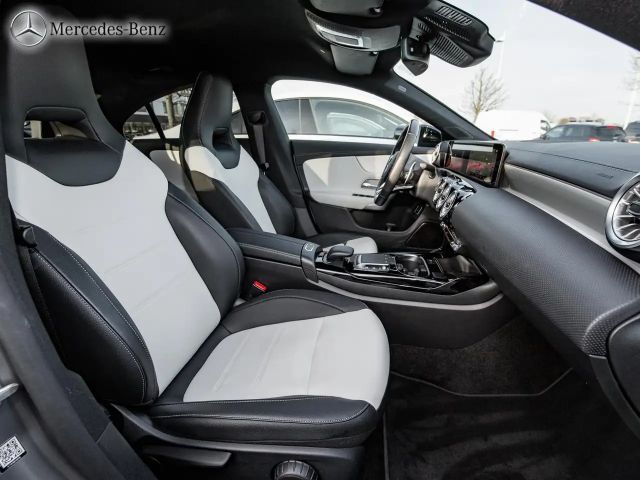 Mercedes-Benz CLA 35 AMG AMG Line Coupé