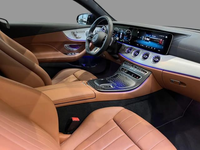 Mercedes-Benz E 200 AMG Line Coupé