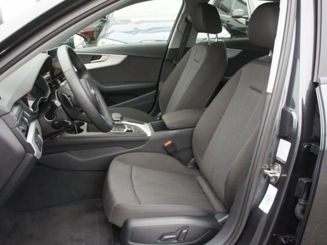 Audi A4 30 TDI Avant