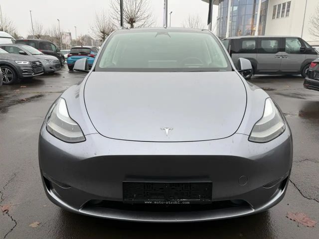 Tesla Model Y AWD Performance