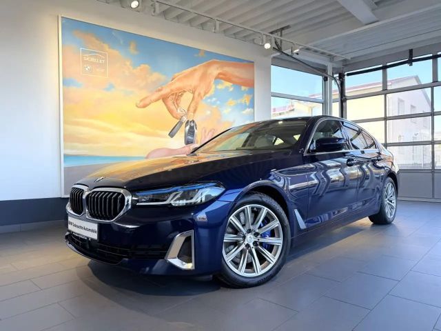 BMW 530 530d Luxury Line Sedan xDrive
