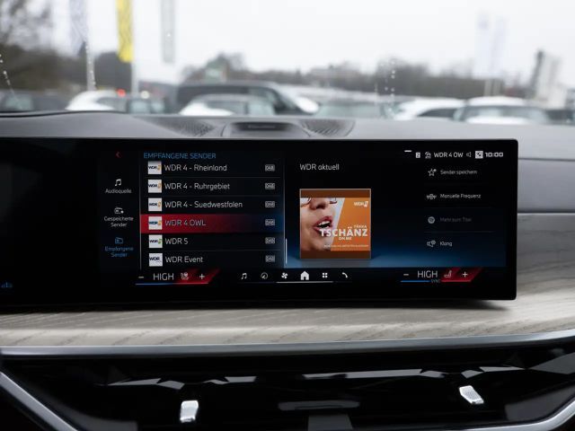 BMW X7 M 60i FACEL. PANO HUD 360° LED STANDHZ B&W