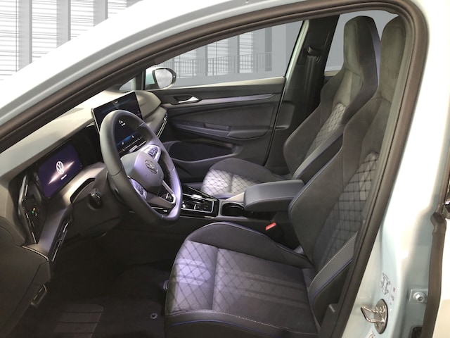 Volkswagen Golf 1.5 eTSI DSG R-Line