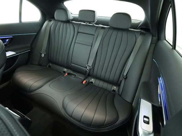 Mercedes-Benz E 400 4MATIC Sedan