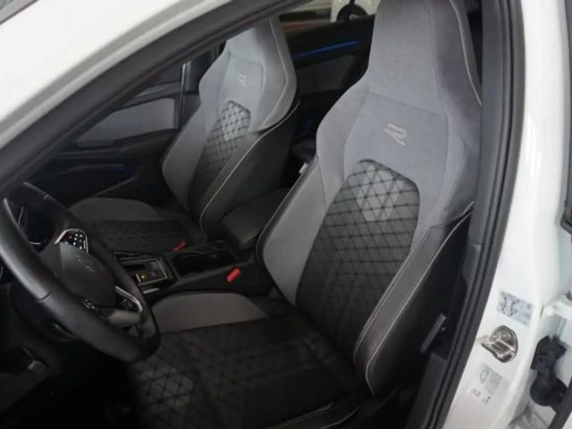 Volkswagen Golf DSG R-Line