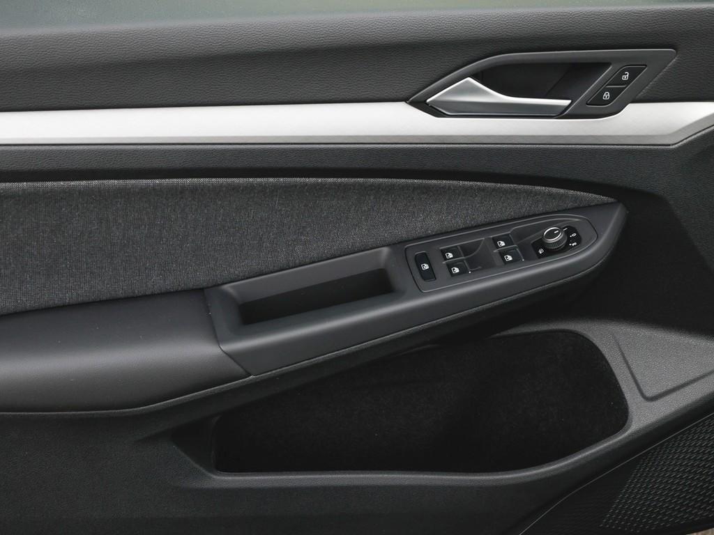 Volkswagen Golf DSG Golf VIII Life Variant