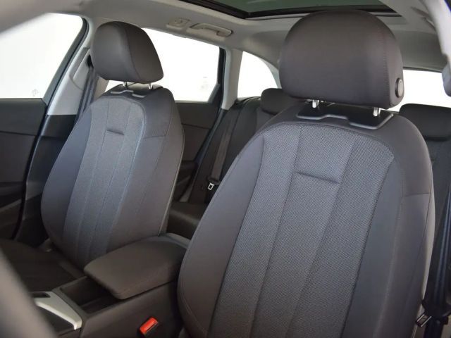 Audi A4 40 TFSI Avant S-Tronic