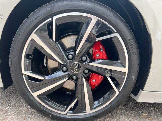 Audi A6 e-tron Avant Quattro