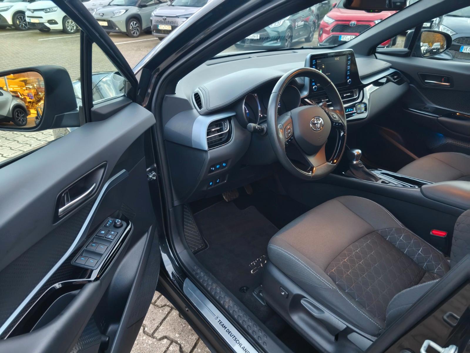 Toyota C-HR Hybride Team D