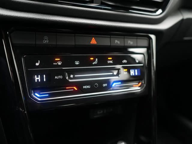 Volkswagen T-Roc R MATRIX PANO AHK AKRAPOVIC ACC LEDER N