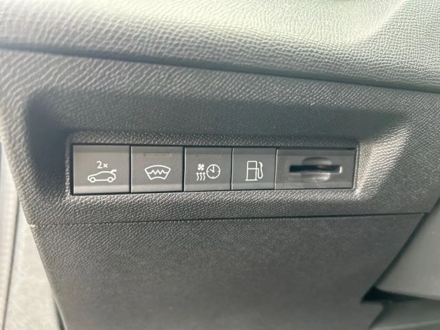 Peugeot 408 180 EAT8 GT-Line Hybrid