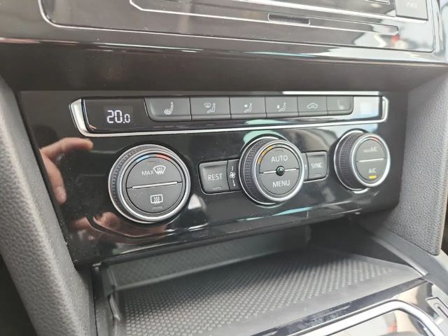 Volkswagen Passat 1.5 TSI BMT Business