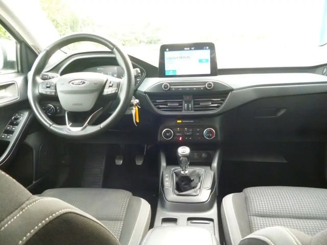 Ford Focus Cool & Connect Wagon