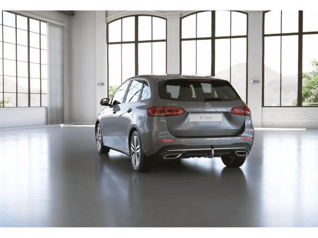Mercedes-Benz B 180 Sedan