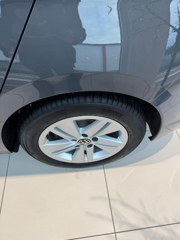 Volkswagen Golf 1.5 eTSI DSG