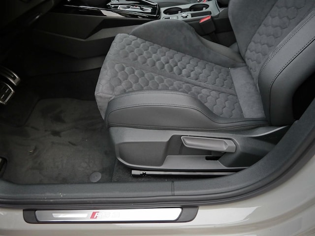 Audi RS3 Quattro S-Tronic Sedan