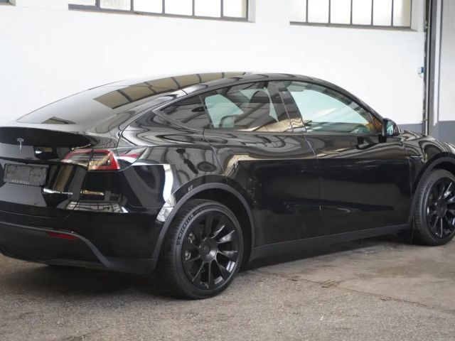 Tesla Model Y AWD Long Range