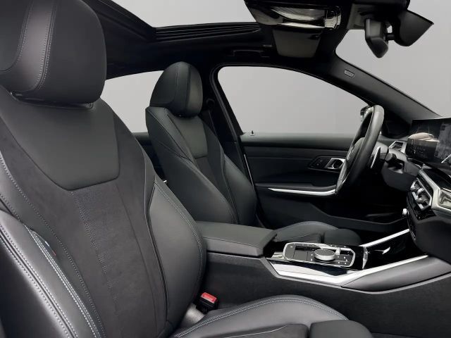 BMW 330 330i M-Sport Sedan xDrive