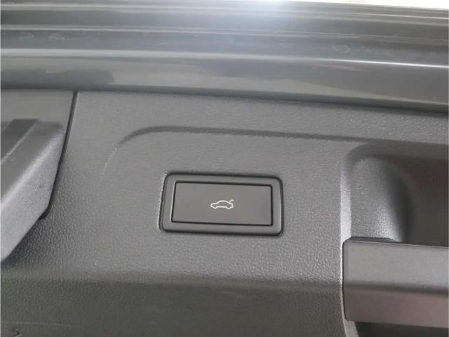 Volkswagen Touran 1.5 TSI DSG R-Line