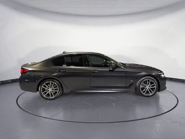 BMW 520 520d M-Sport Sedan xDrive