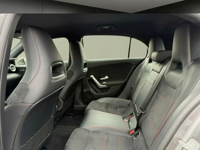 Mercedes-Benz A 180 AMG Line