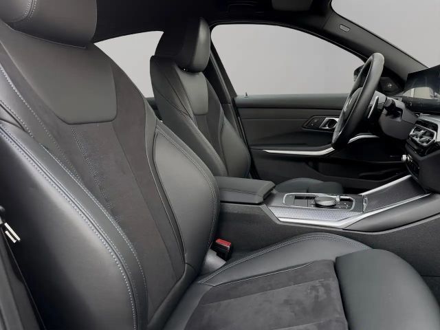 BMW 330 330i M-Sport Sedan xDrive