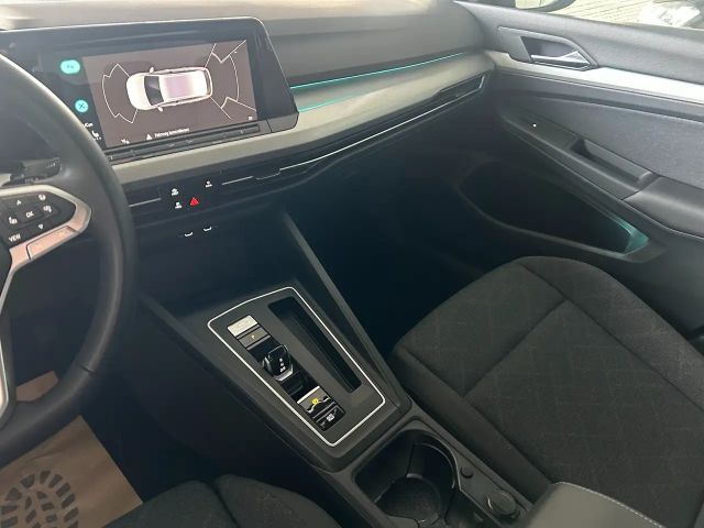 Volkswagen Golf Life Variant