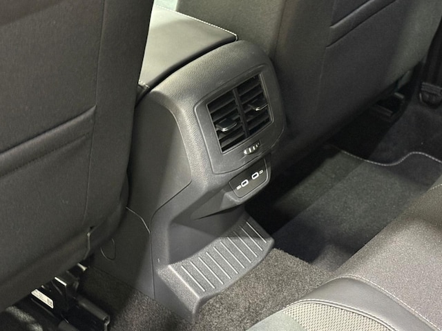 Volkswagen T-Roc 1.5 TSI DSG R-Line