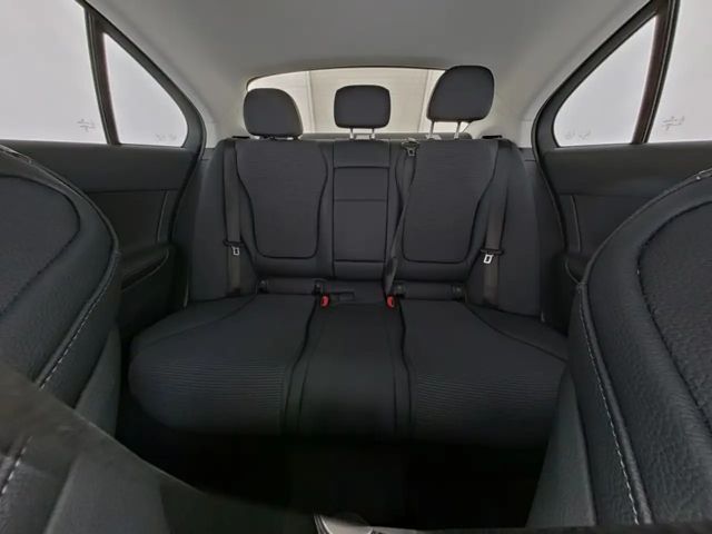 Mercedes-Benz C 180 AVANTGARDE Sedan