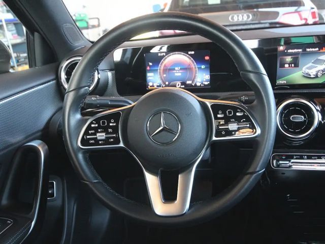 Mercedes-Benz A 250 A 250 e