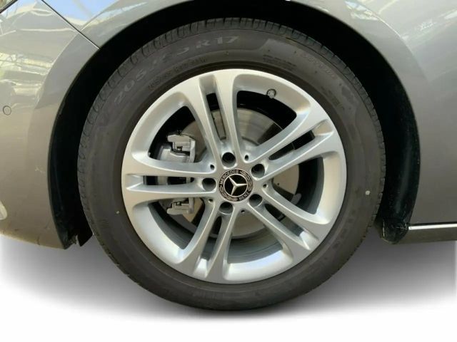 Mercedes-Benz B 180 SpurW W-Paket PDC SHZ SpurH LED el.Heck